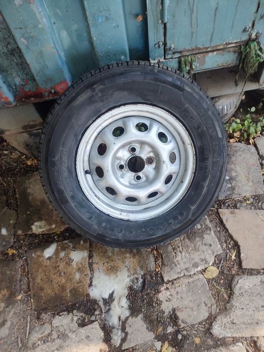 Диск с резиной на Nissan