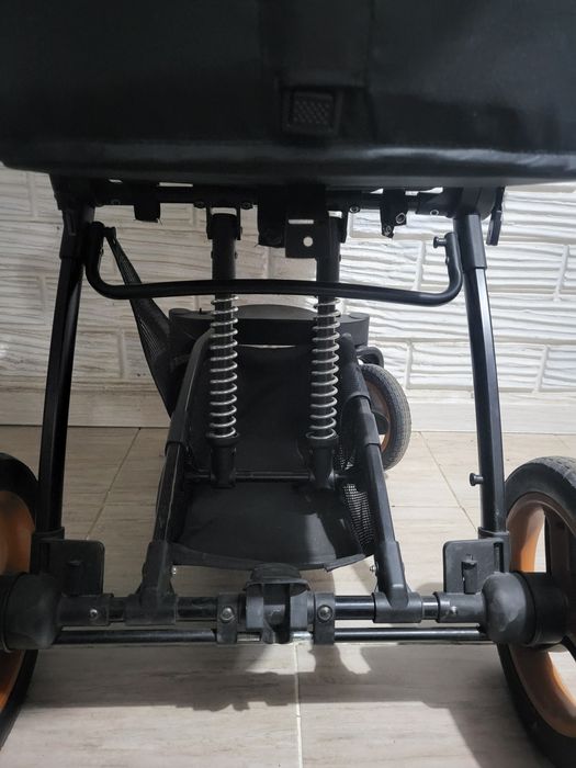 Продам детскую коляску Belecoo