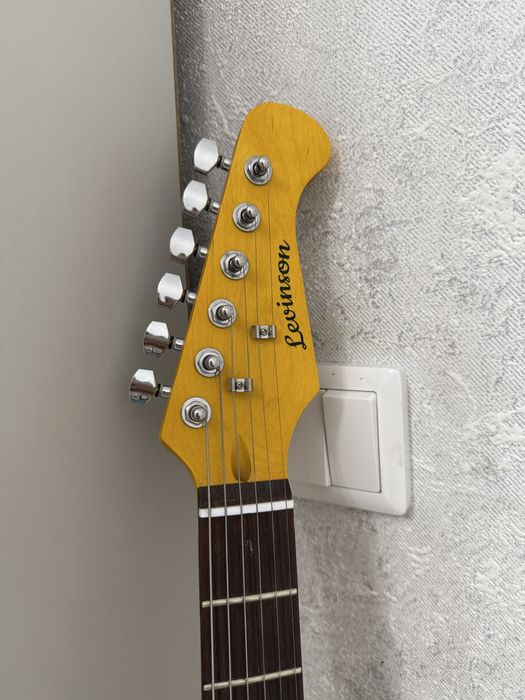 Электрогитара Levinson