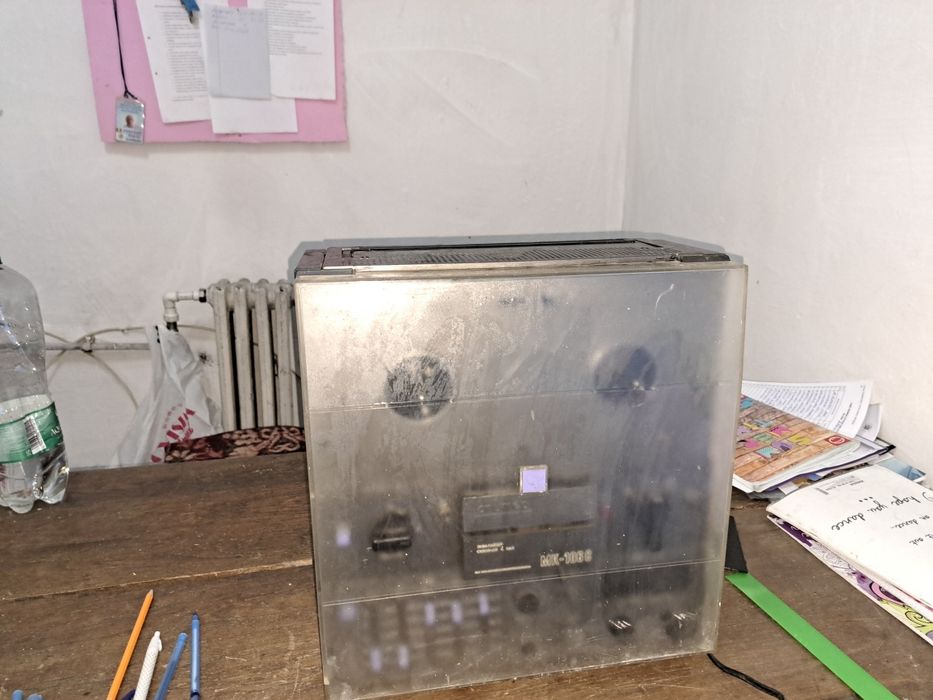 Magnetofon si televizor plasma
