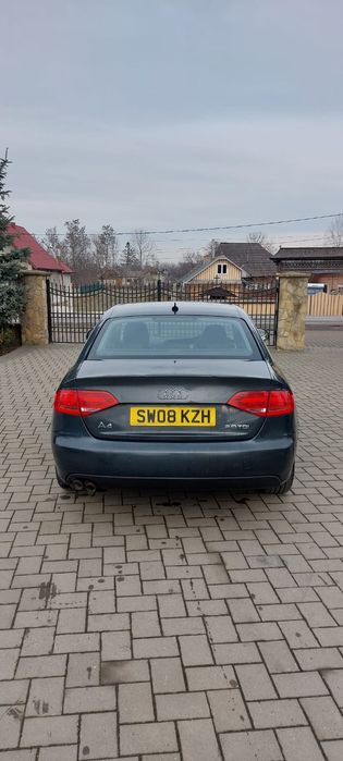 Audi A4 din 2009 motor 2.0  TDI Manual Volan pe dreapta Anglia