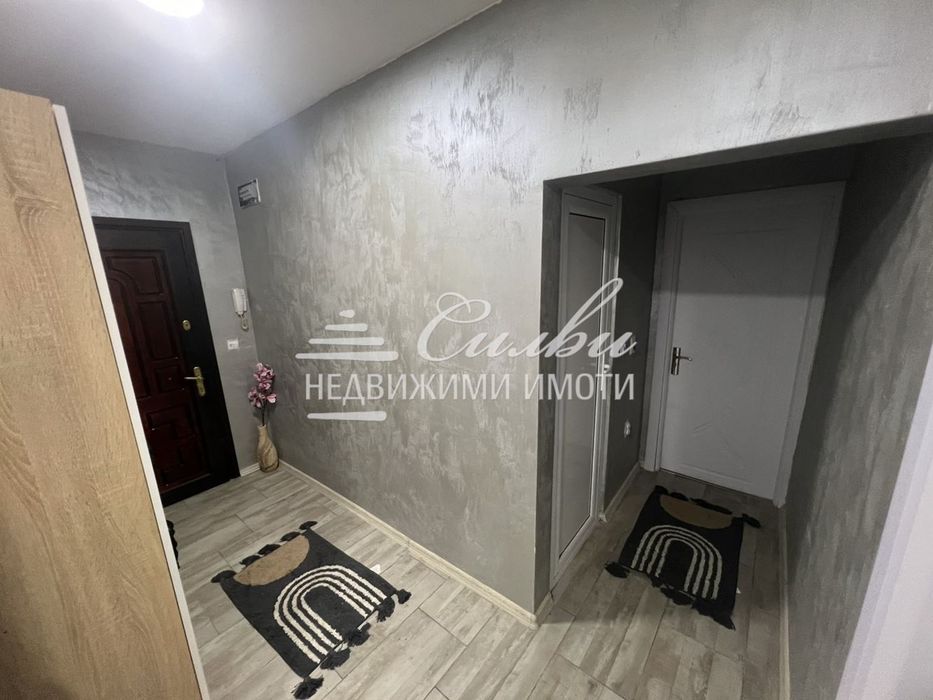 Тристаен апартамент - кв.Тракия!