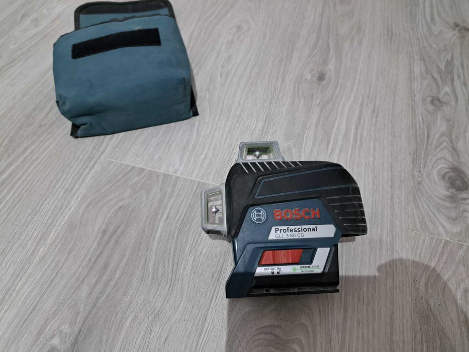 Laser Bosch GLL 3-80 CG se vinde ca defect