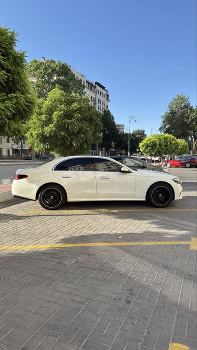 Mercedes-Benz E200 W214