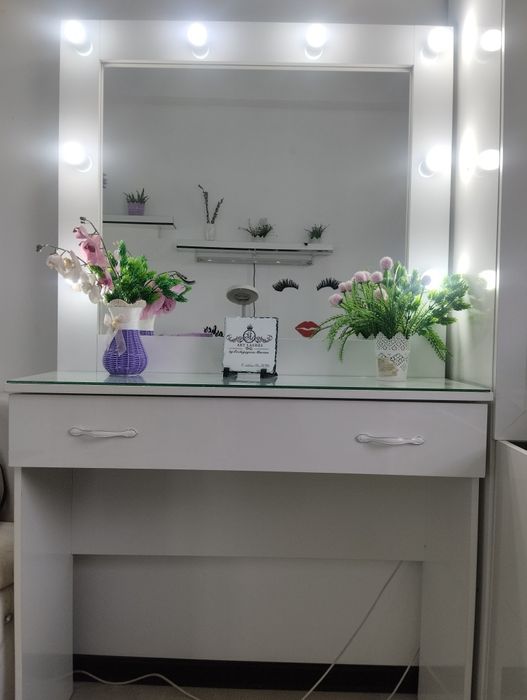 Тумбочка для визажист