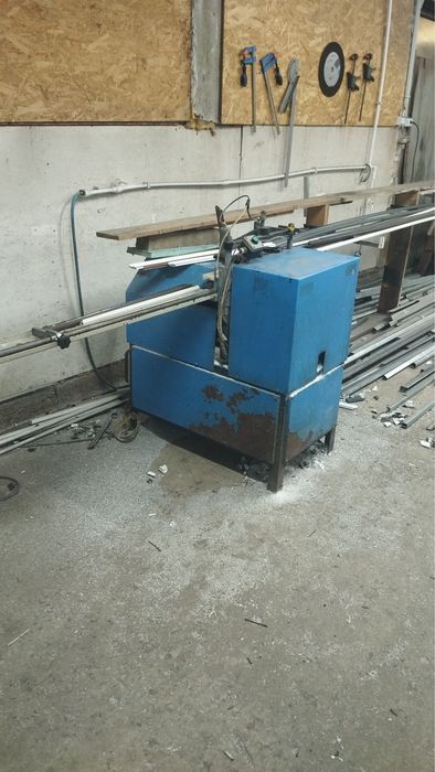 Masina debitat baghete kaban