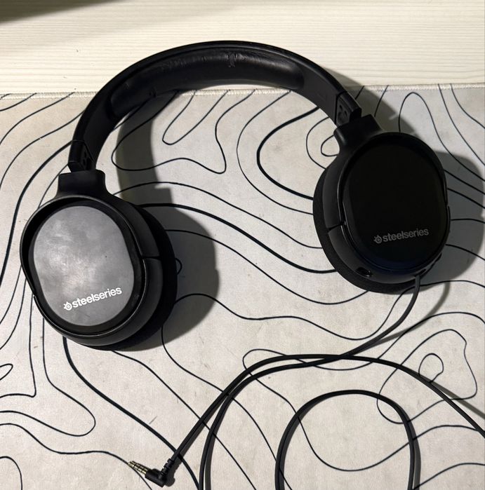 Продам наушники SteelSeries Arctis 1