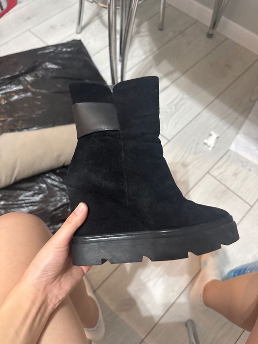 Продам зимние сапоги на платформе