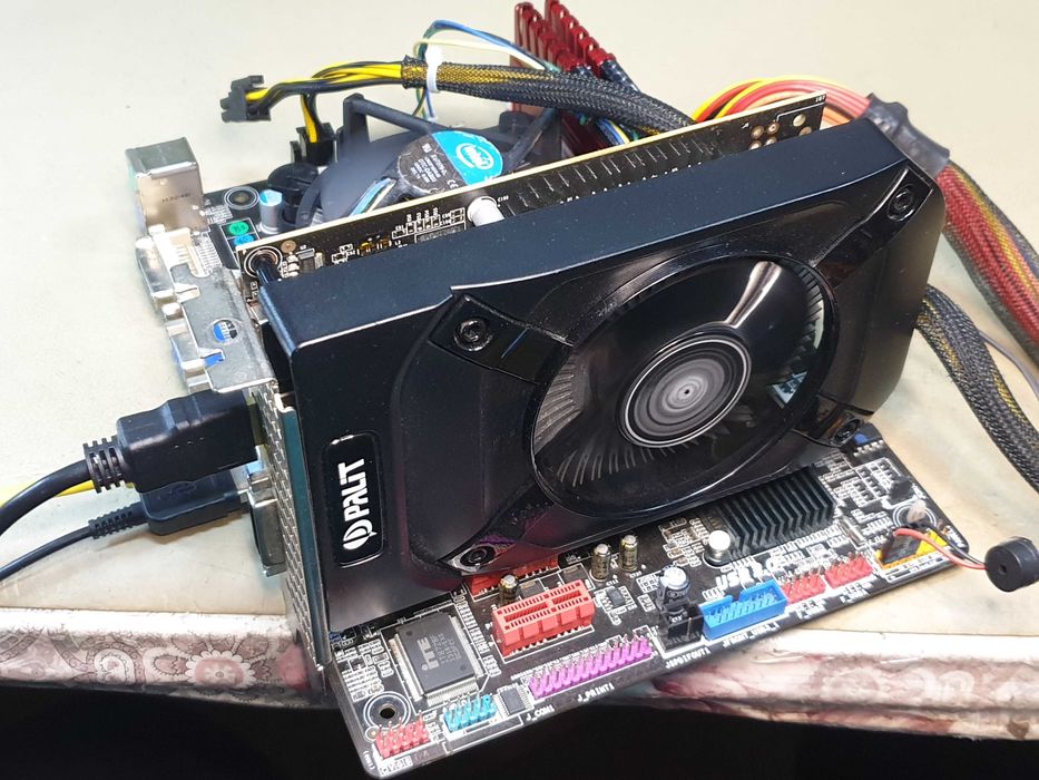 Placă video GTX 1050 Ti 4GB GDDR5 128-bit Palit