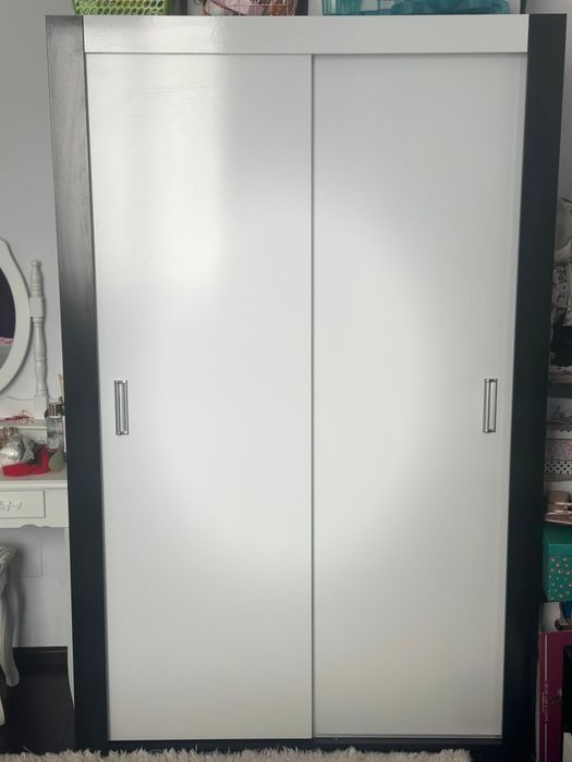 Dulap uși glisante 120x180h / Măsuță de machiaj cu scaun