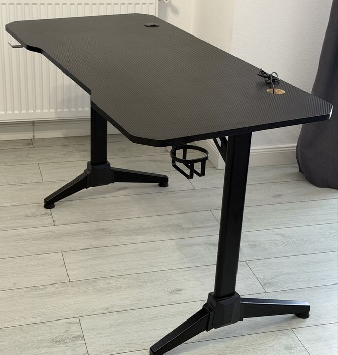 Birou gaming King Moon, 120x60x75, LED, design ergonomic, negru +Scaun