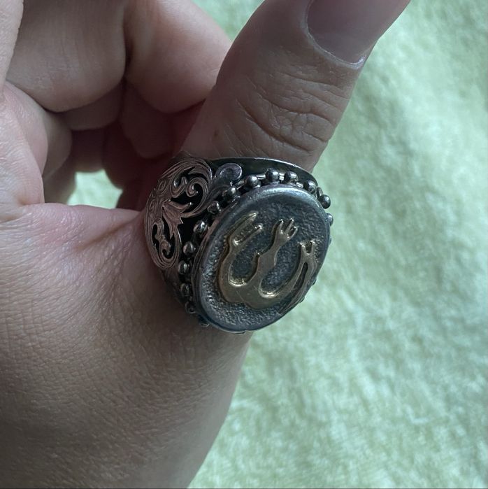 Продам серебряный перстень