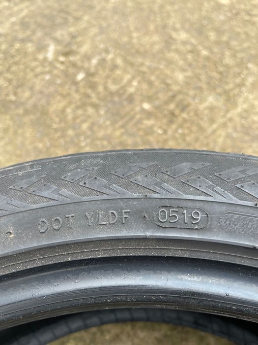 Гуми зимни 225/45R17