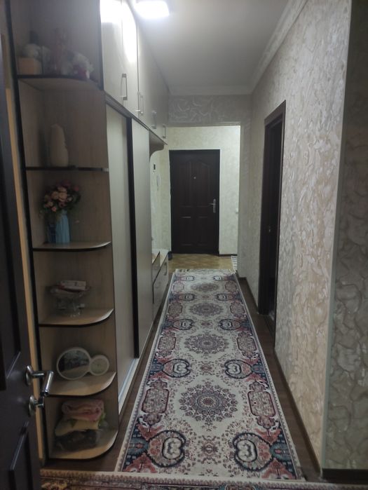 Uy sotiladi Yangihayot tumanida 3 xonali