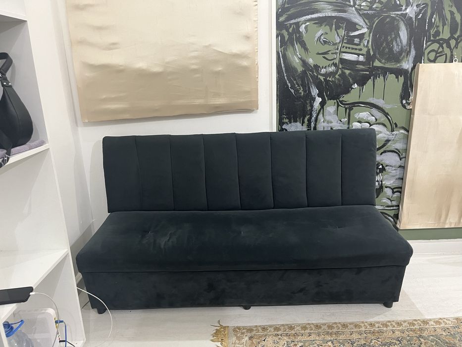 Диван  темно зеленый цвет