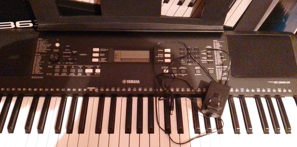 Пианино/Синтезатор Yamaha PSR E363