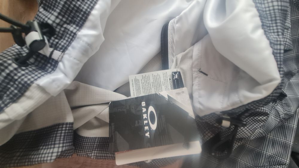 Oakley/Killtec L/ХЛ р-размер нови  якета