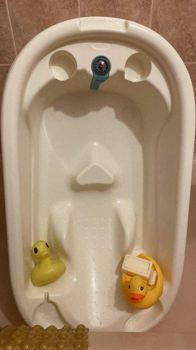 Пластмасова вана за новородени