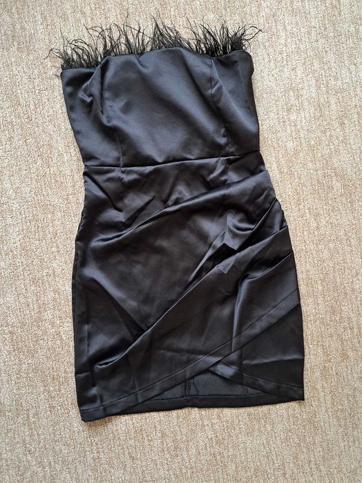 Черна елегантна рокля