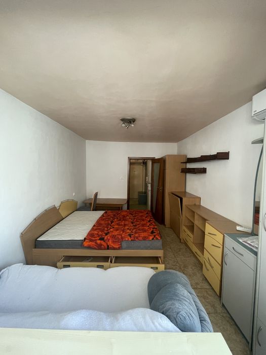 Дава се под наем Едностаен апартамент в Варна, Център - 30 кв.м за 280.5 € - Снимка #2