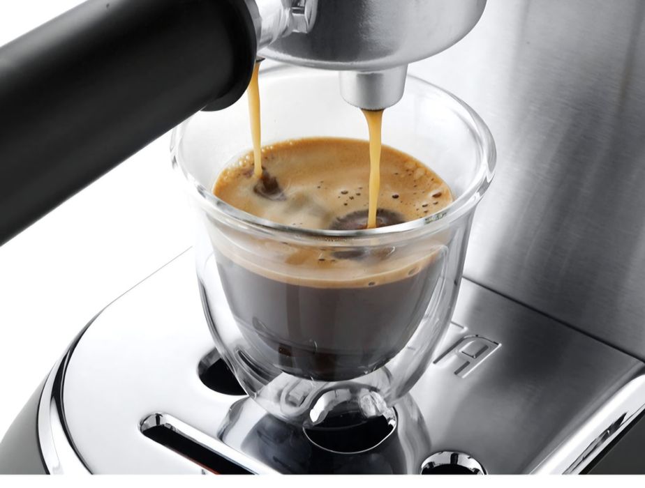 Кафемашина DELONGHI DEDICA STYLE EC685.M 1100.00 ml, 15.00 bar, СИВ