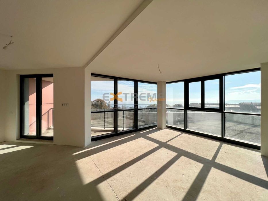 Продава се Четиристаен апартамент в Варна, м-т Св. Никола - 263 кв.м за 2013 €/кв.м - Снимка #1