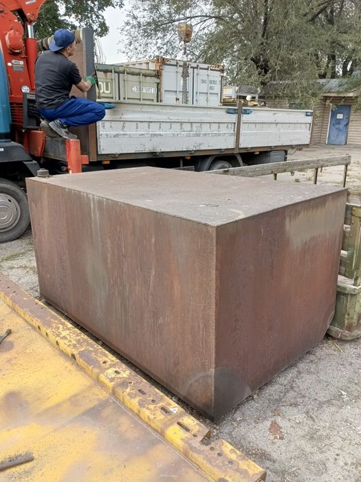 Продам Емкость под солярку 2,4 куб.м.