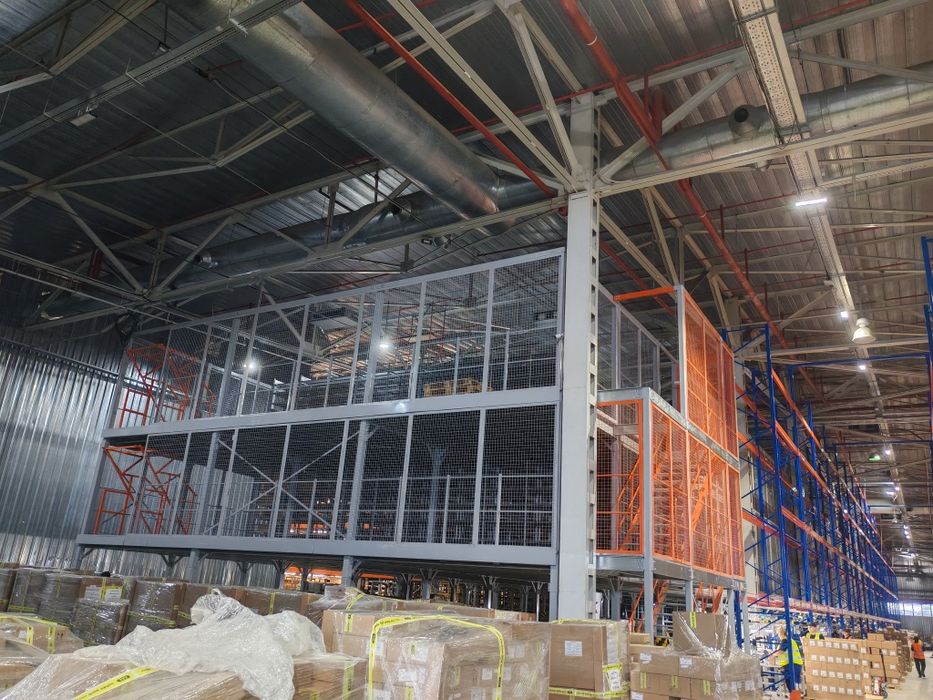 Монтаж стеллажей