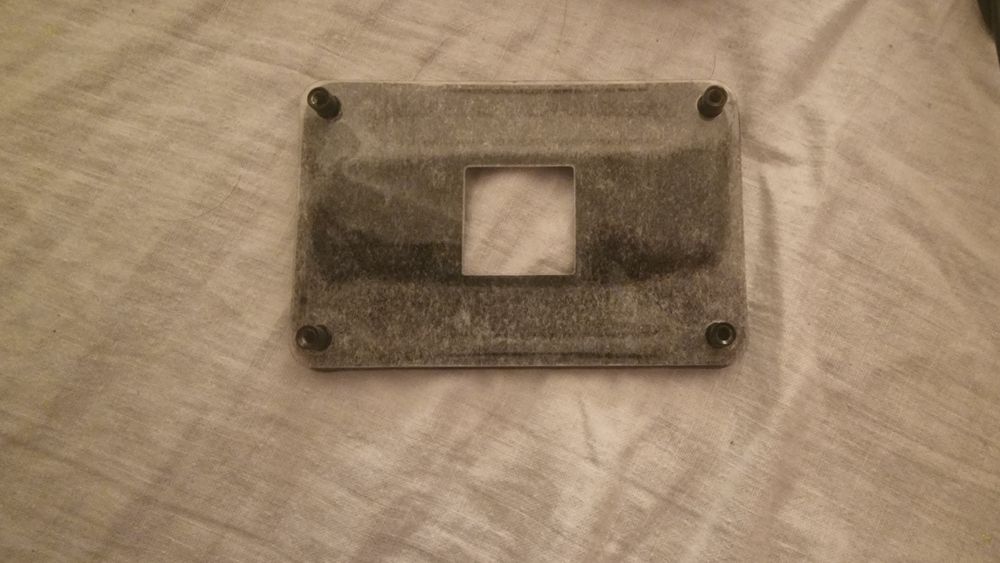Vând backplate metal