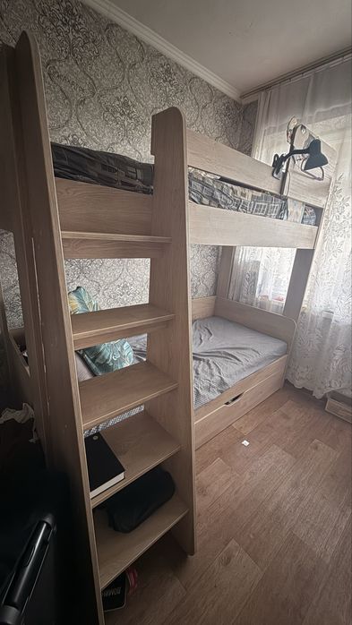 Продам двух ярусную кровать