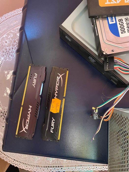 Vând componente de calculator