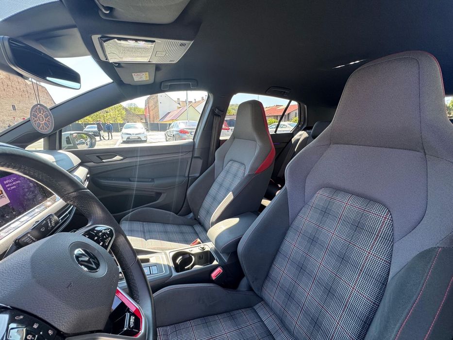 Volkswagen Golf 8 GTI – 2021 – 245 cp