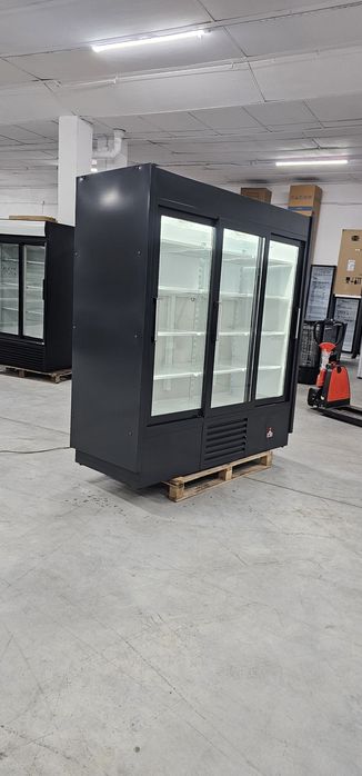 Хладилна витрина тройна 190 см