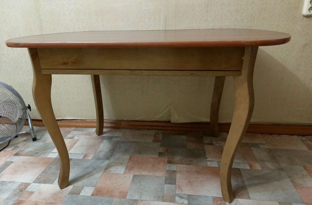 Стол в отличном состоянии