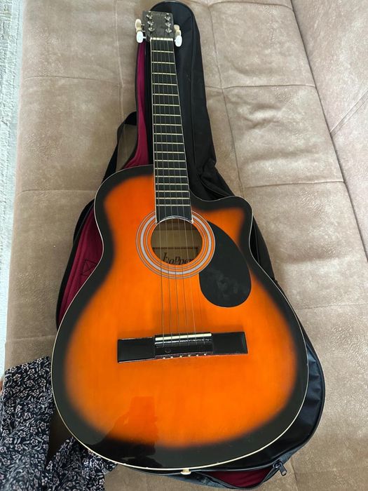 Продам б/у гитару