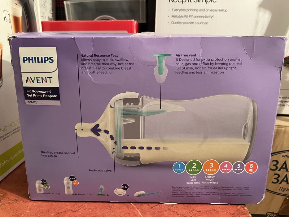 Avent Natural Response AirFree Комплект за новородено с 4 шишета за хранене и биберони, залъгалка Ultra Soft и четка за почистване