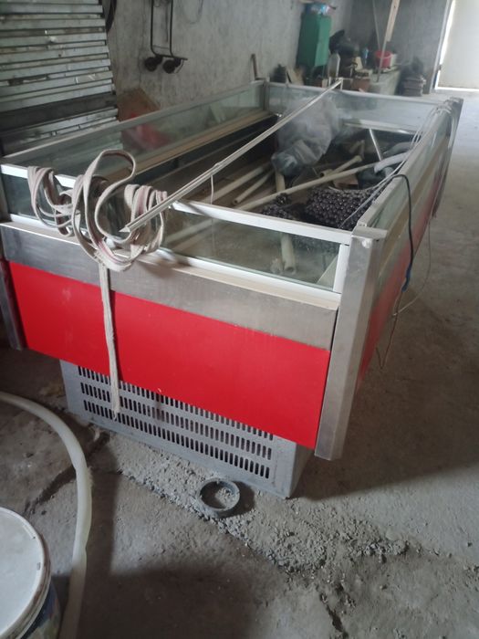 Холадилник витриний