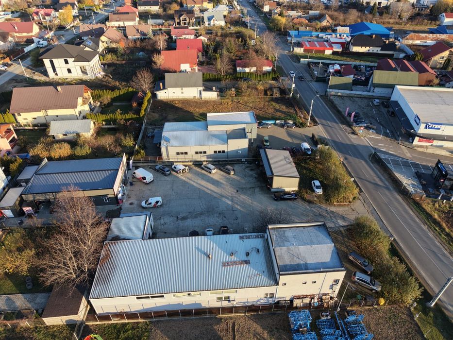 Hală și birouri pretabil spațiu comercial, clinică, birouri, producție