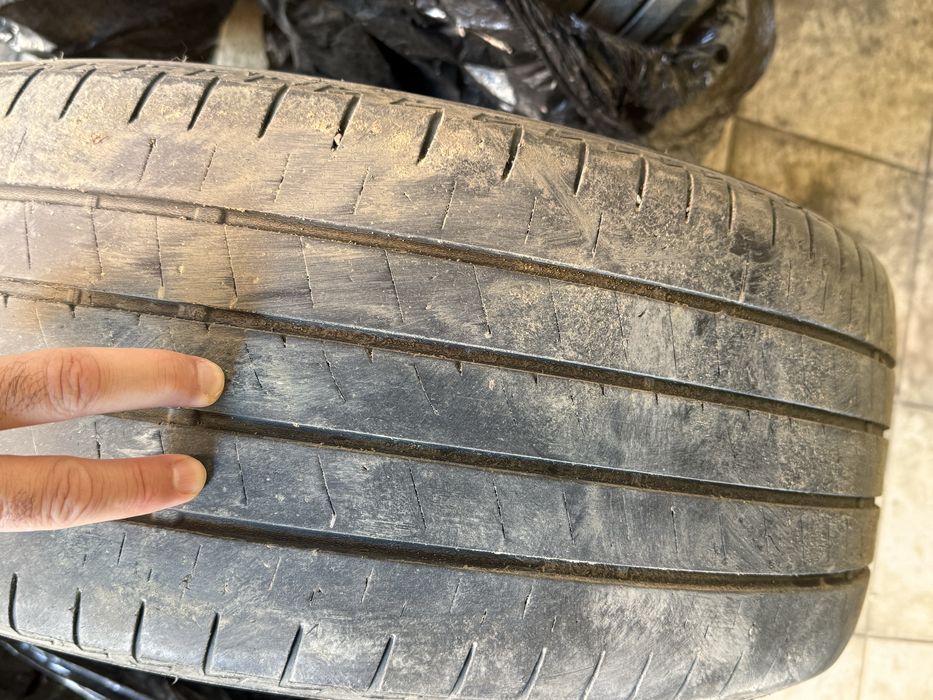 Bridgestone 235/45/18