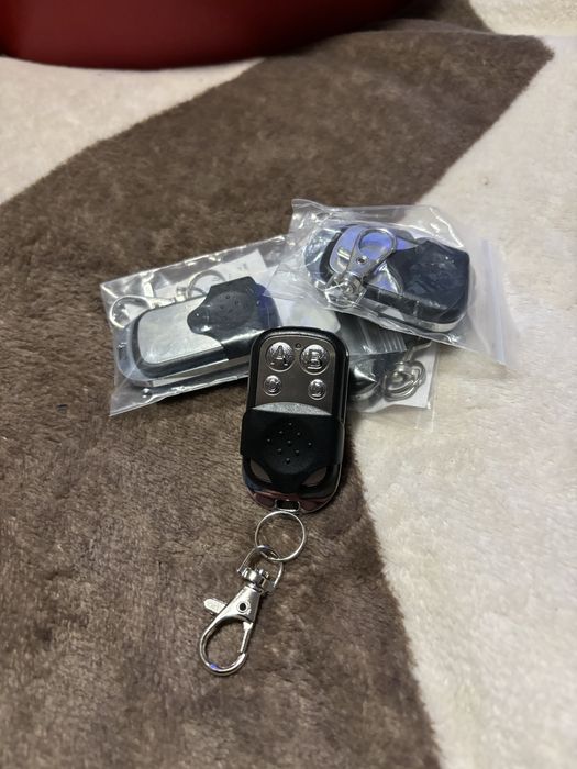 Telecomanda de garaj universala/Huse chei si brelocuri audi a6 c7