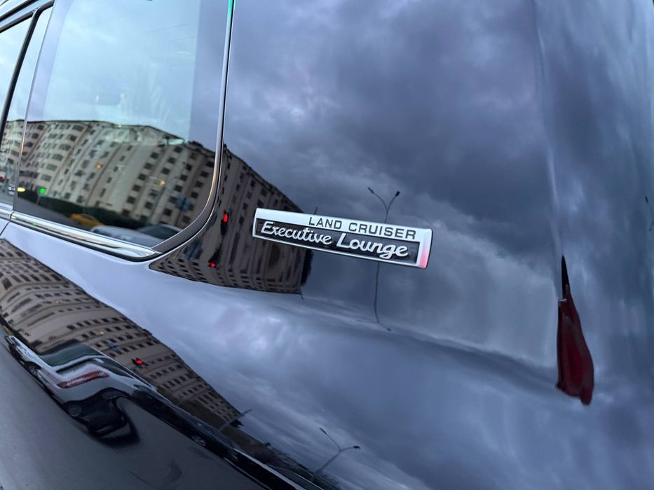 Toyota Land Cruiser Prado Executive Lounge