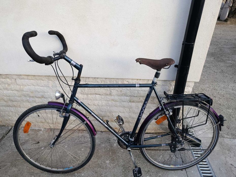 Vand bicicleta 400 lei.