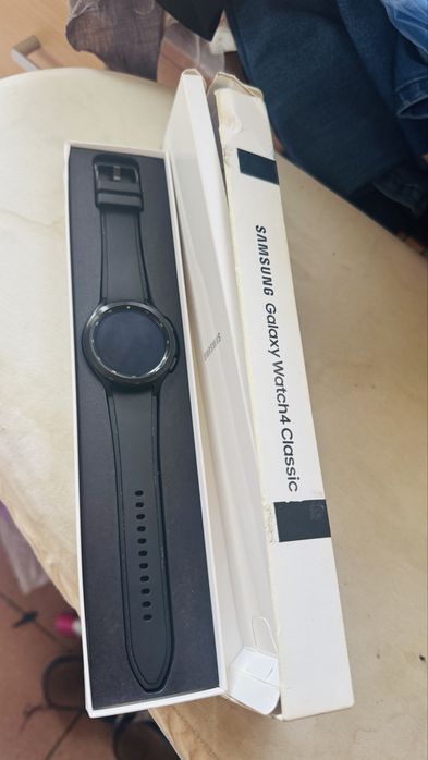 Ceas Samsung Galaxy Whatch 4 Classic  impecabil la cutie