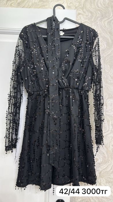 Продам платья нарядные