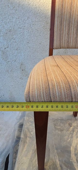 Продавам масивни столове