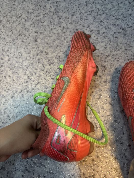Продаю бутсы Nike за