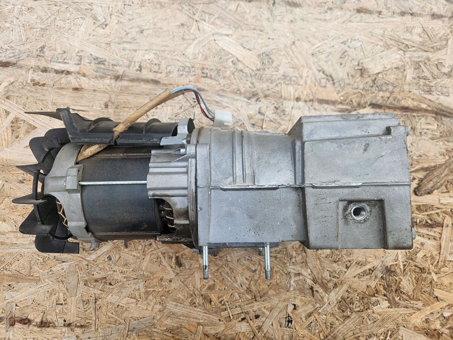 Motor cu reductor 220v 40 rotatii