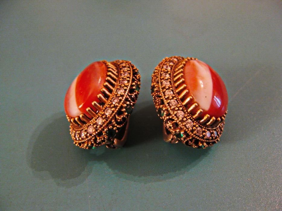 Серьги с сардониксом.