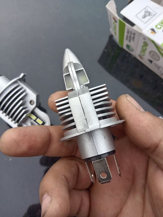 Продам лампочки H4 лед