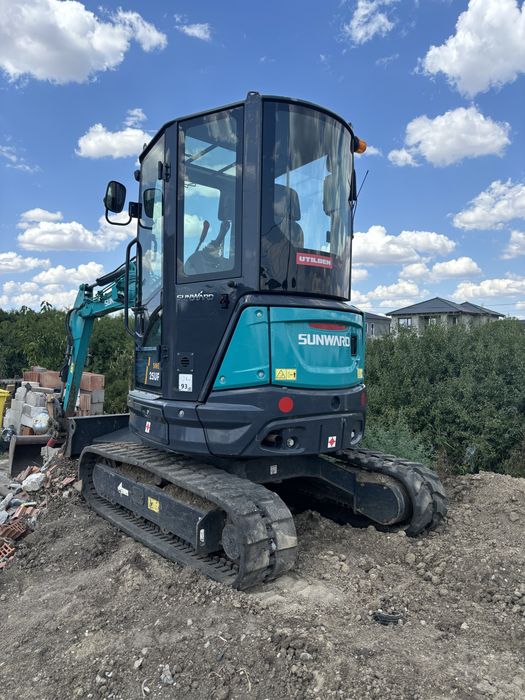 Inchiriez mini excavator 2.7 T